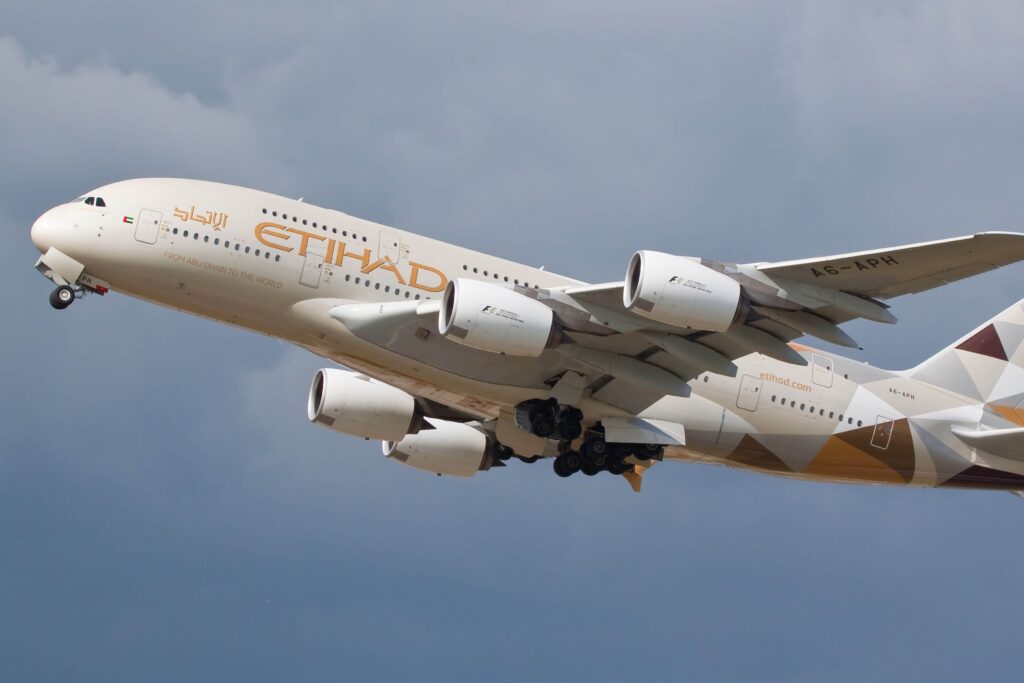 etihad_airbus_a380-4.jpg