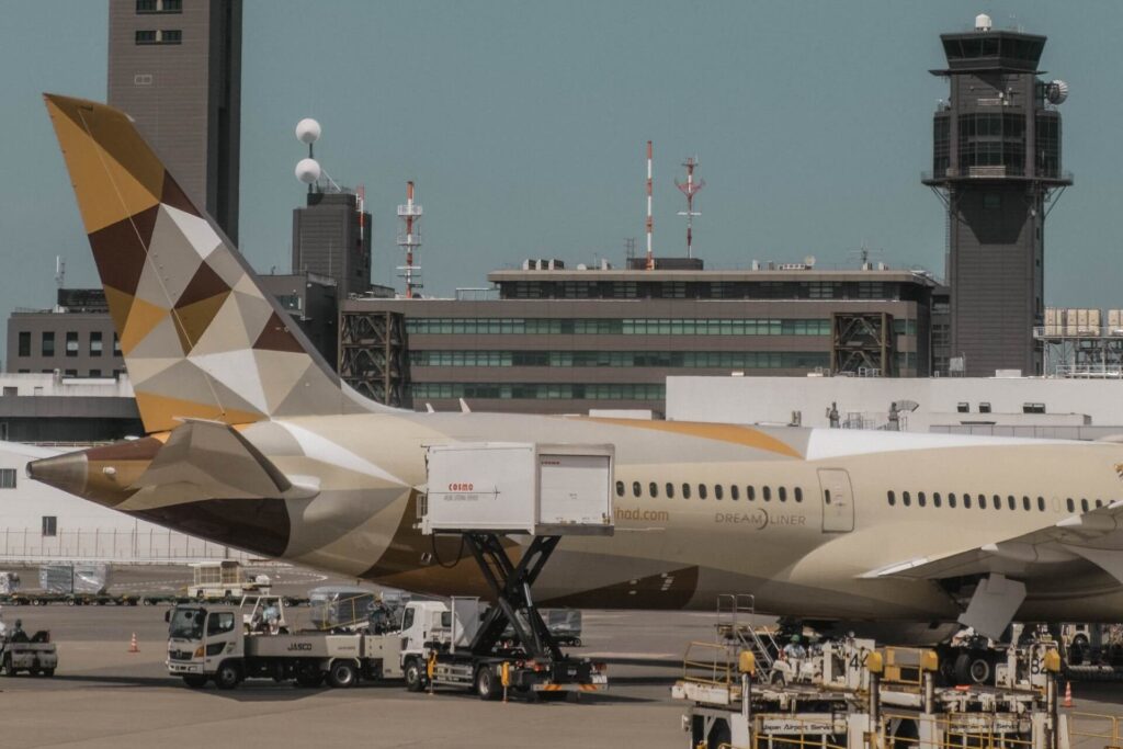 etihad_airways_airplane_base_maintenance-1.jpg