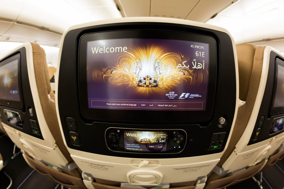 etihad_airways_inflight_entertainment_system_screen_on_airbus_a380.jpg