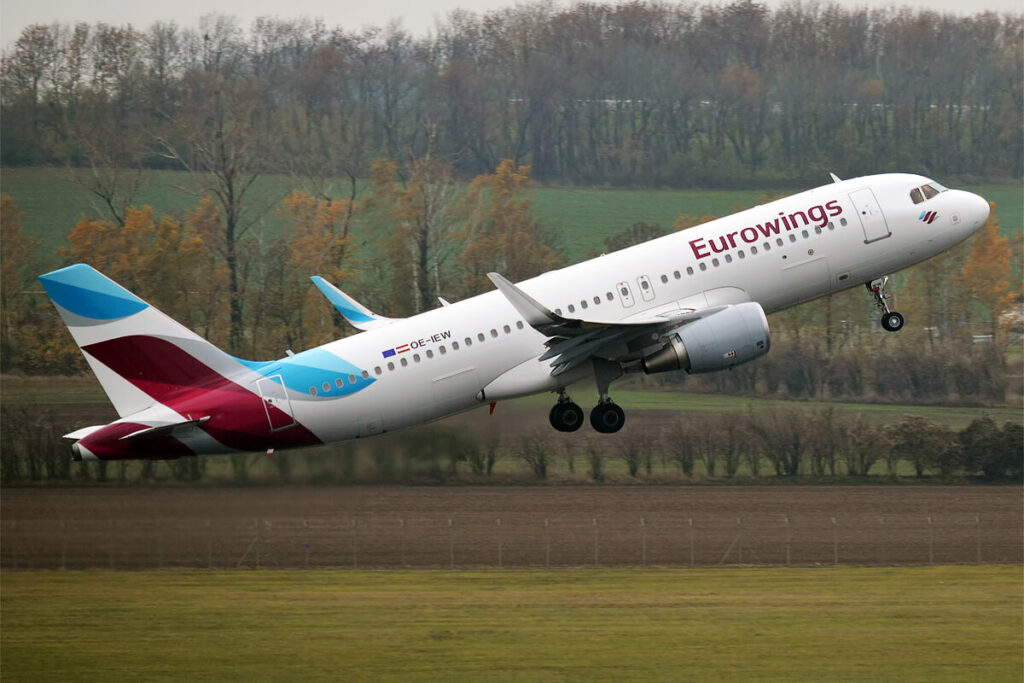 eurowings_europe_oe-iew_airbus_a320-214_31441132925.jpg