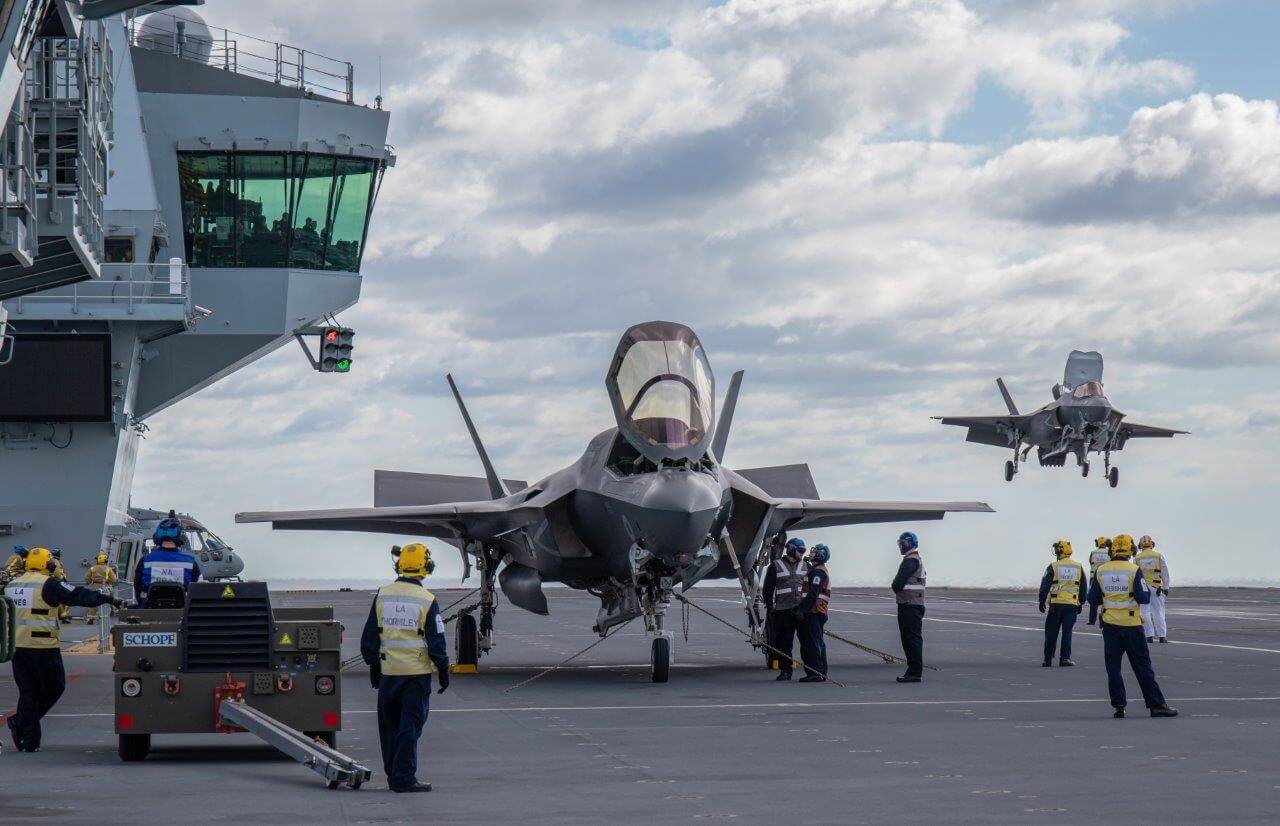 British F-35Bs land for the first time on HMS Queen Elizabeth - AeroTime