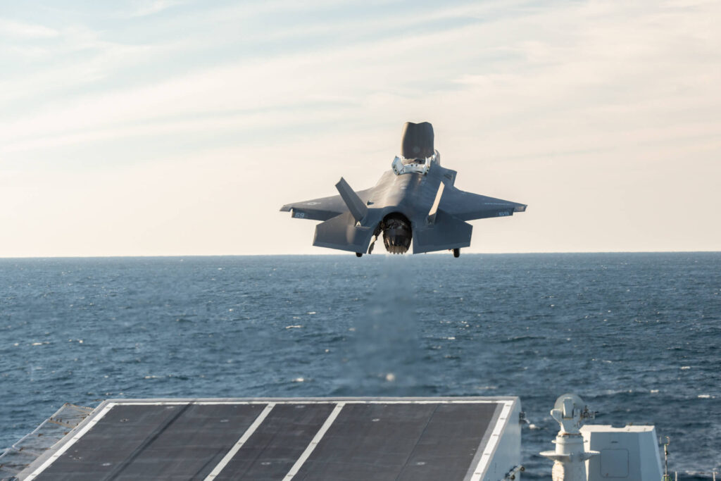 f 35b onboard italian aircraft carrier cavourjpg f-35b_onboard_italian_aircraft_carrier_cavour.jpg