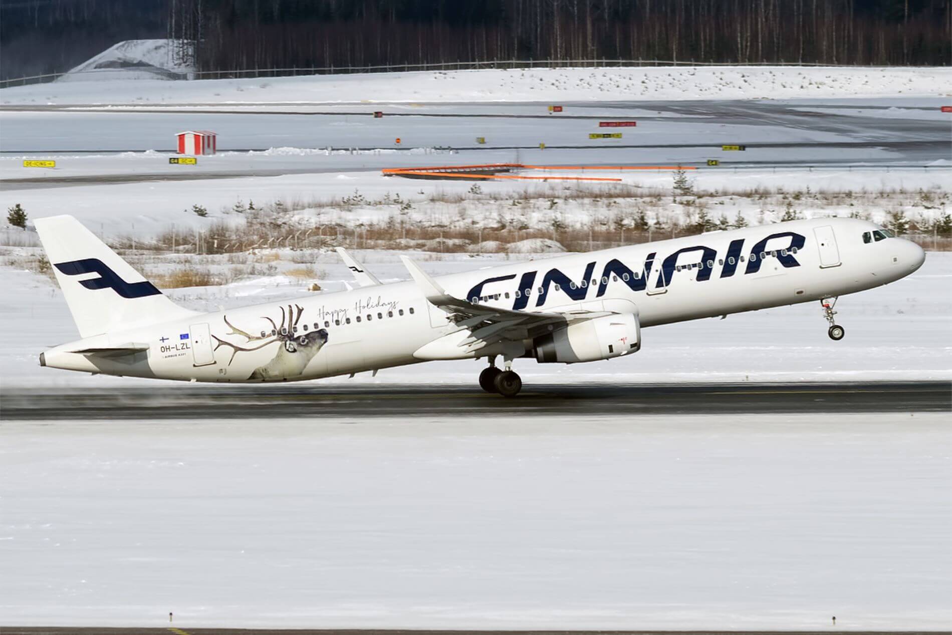 Finnair Airbus A321 Christmas livery