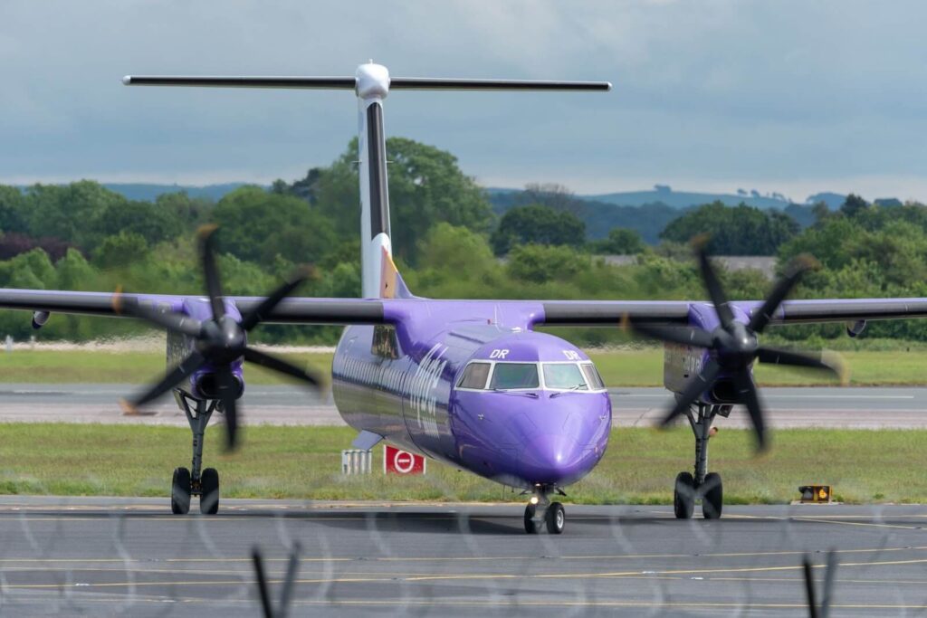 flybe_bombardier_dash_8_manchester_uk.jpg