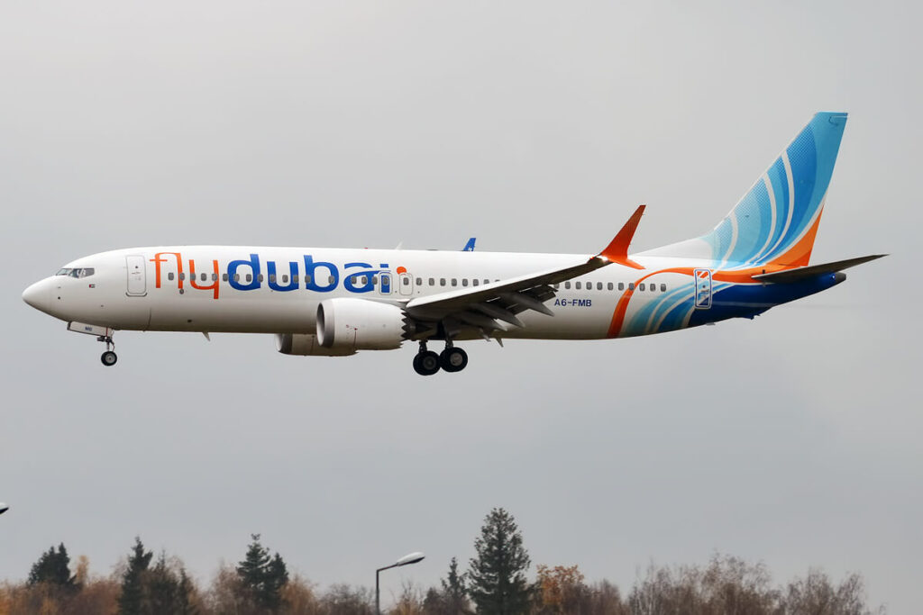 flydubai_a6-fmb_boeing_737-8_max_30728990597.jpg