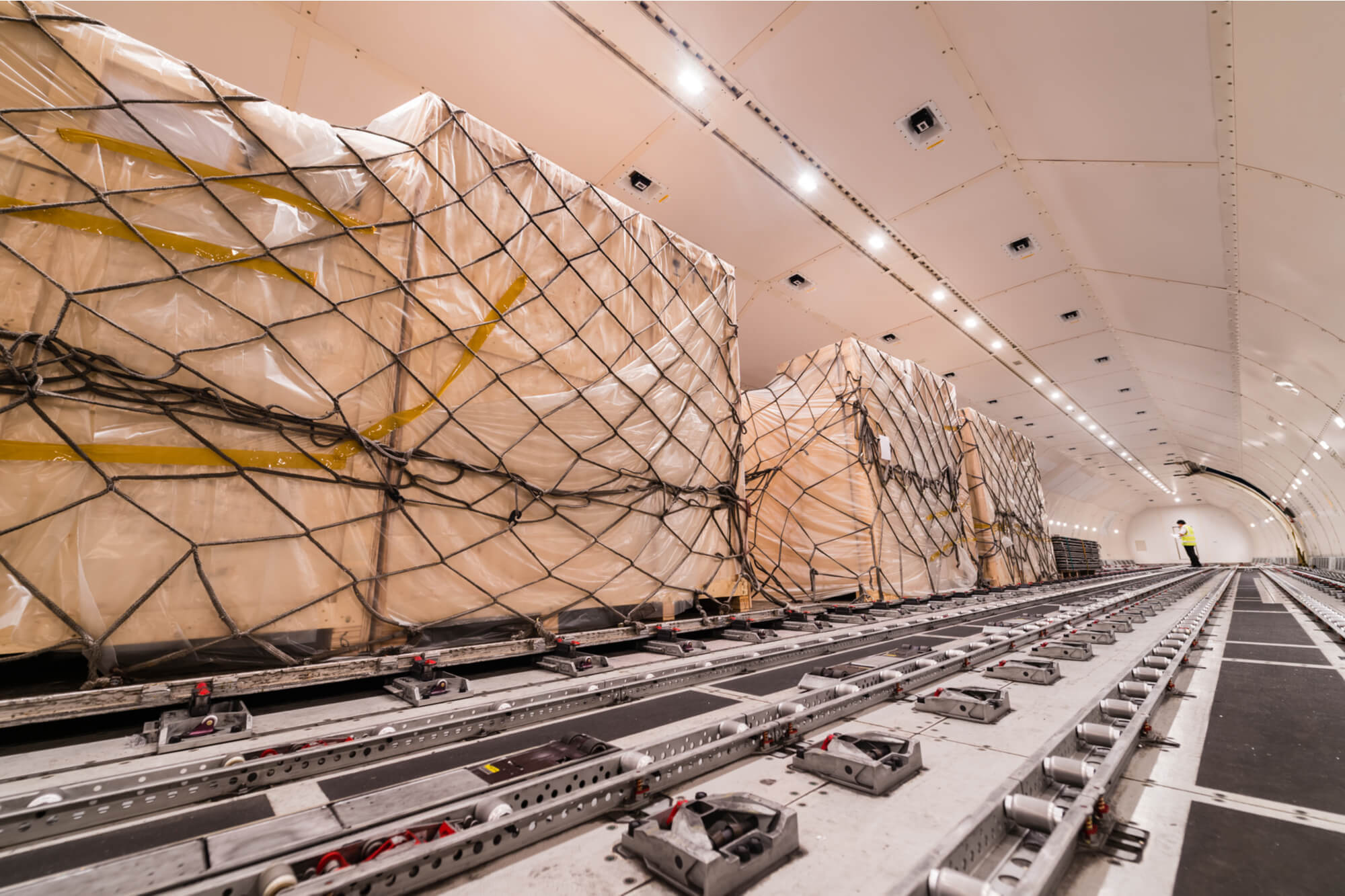 Supply chain issues hit air cargo demand in November 2021 - AeroTime