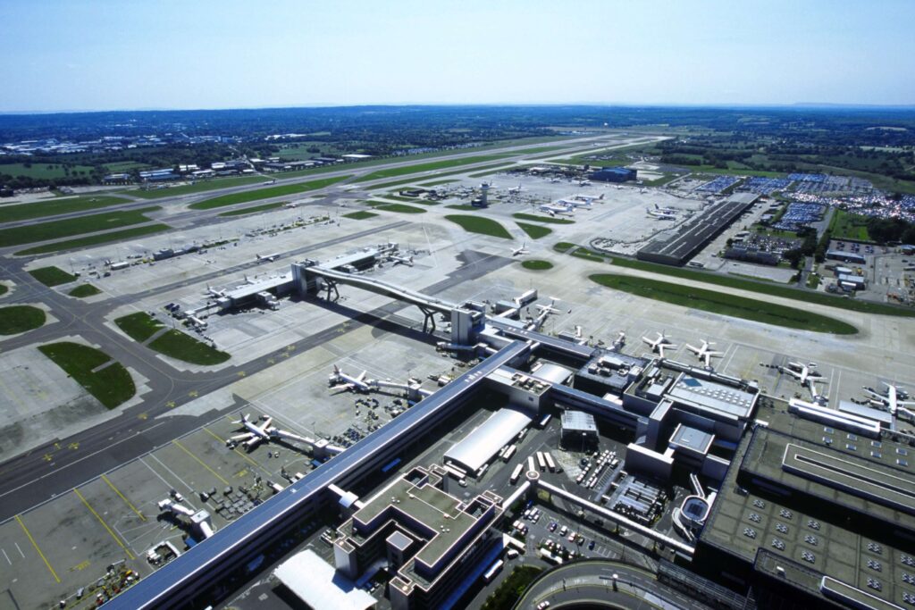 gatwick airport aerial image showing north terminal airfieldjpg gatwick-airport-aerial-image-showing-north-terminal-airfield.jpg