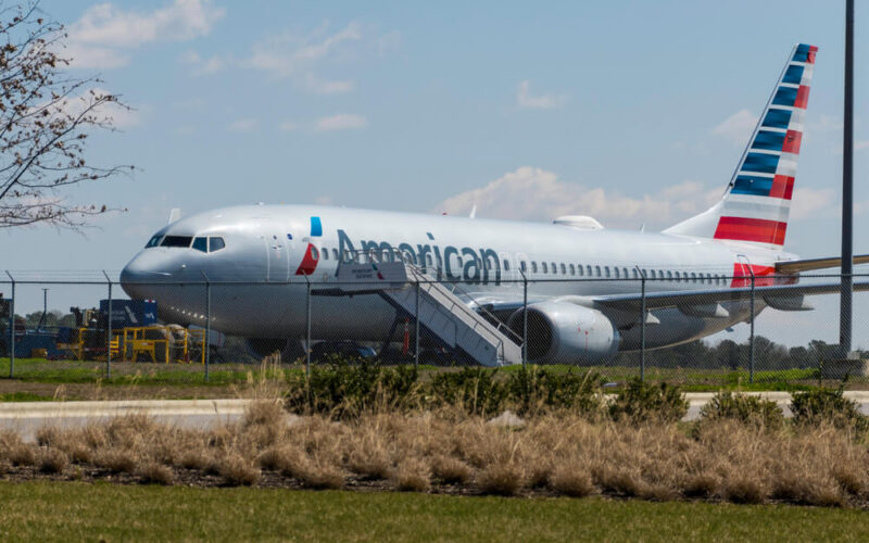 grounded_american_airlines_boeing_737_max_at_raleigh_durham_international_airport.jpg