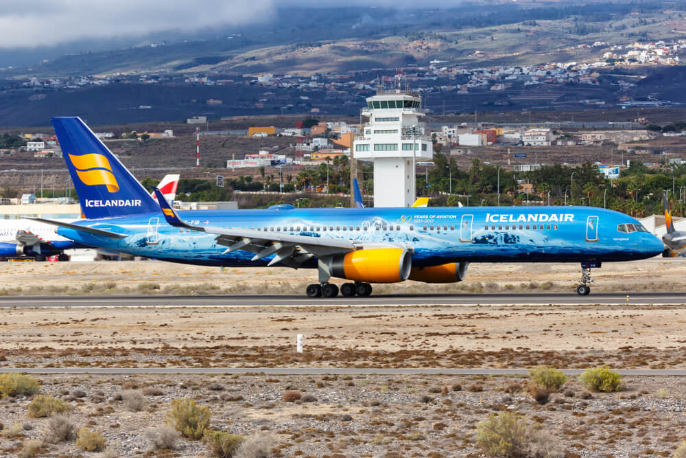 icelandair_boeing_757_at_tenerife_airport_tfs.jpg