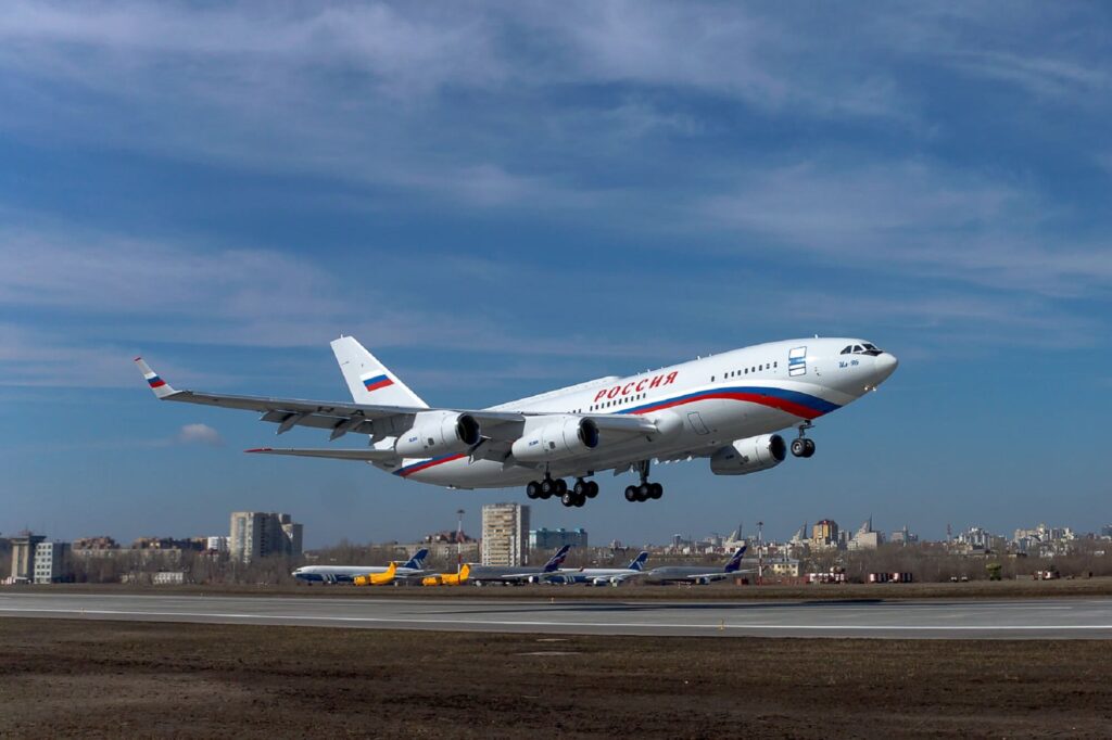 ilyushin il 96 300 maiden flight 1jpg ilyushin_il-96-300_maiden_flight-1.jpg