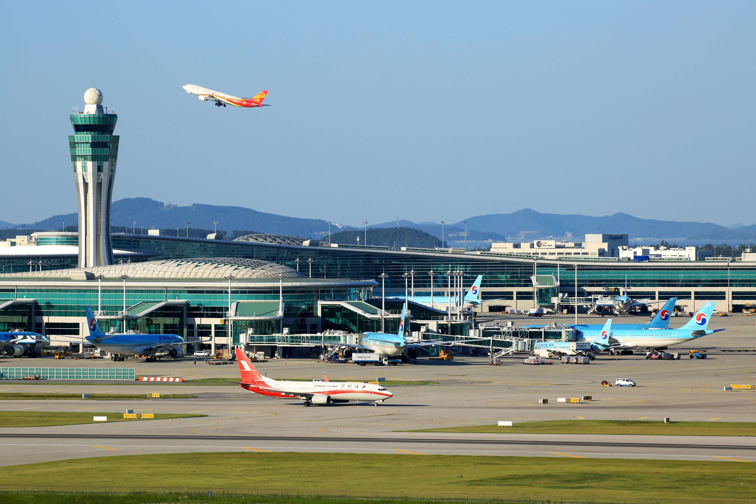 incheon_international_airport_yeongjong_island_jung-gu_incheon_korea_-_august_16_2019.jpg