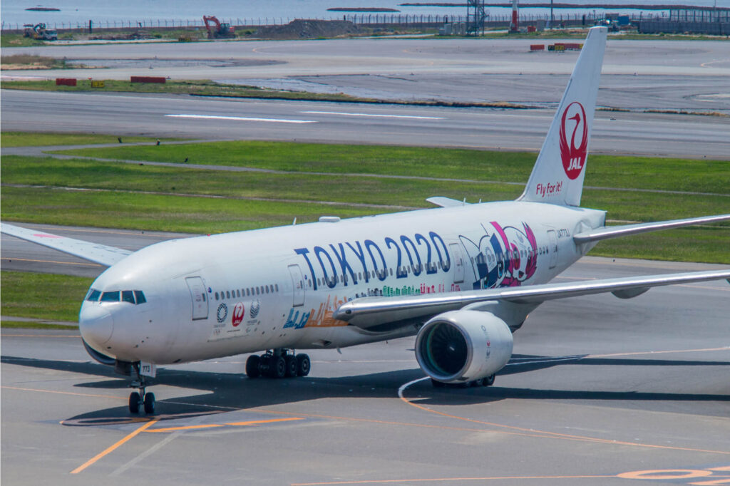 japan_airlines_with_tokyo_2020_olympic_livery-1.jpg