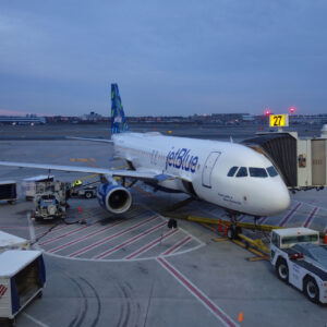 Jetblue Firefighting UA flight returns after laptop catches fire; 4 hospitalized - AeroTime