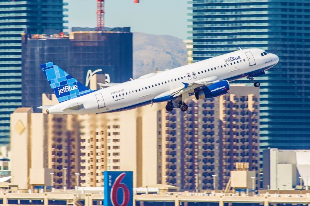 jetblue_airways_airbus_a320-1.jpg