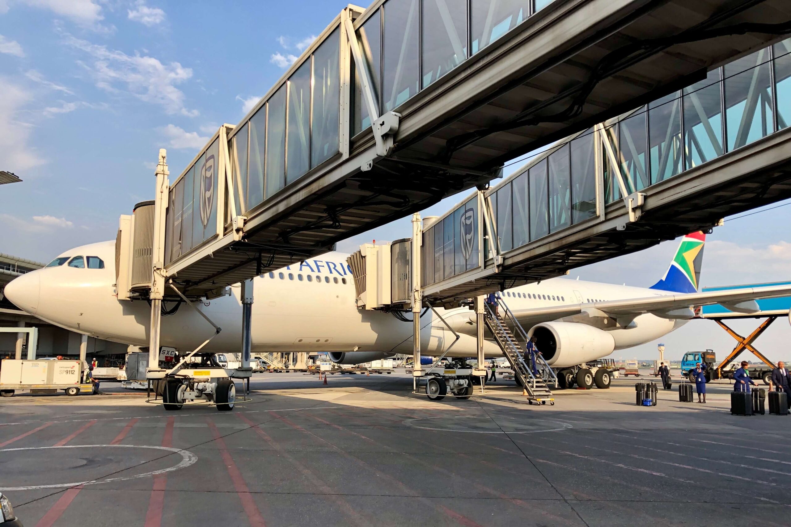 johannesburg_south_africa_south_african_airways_airbus_a-330_passenger_jet.jpg