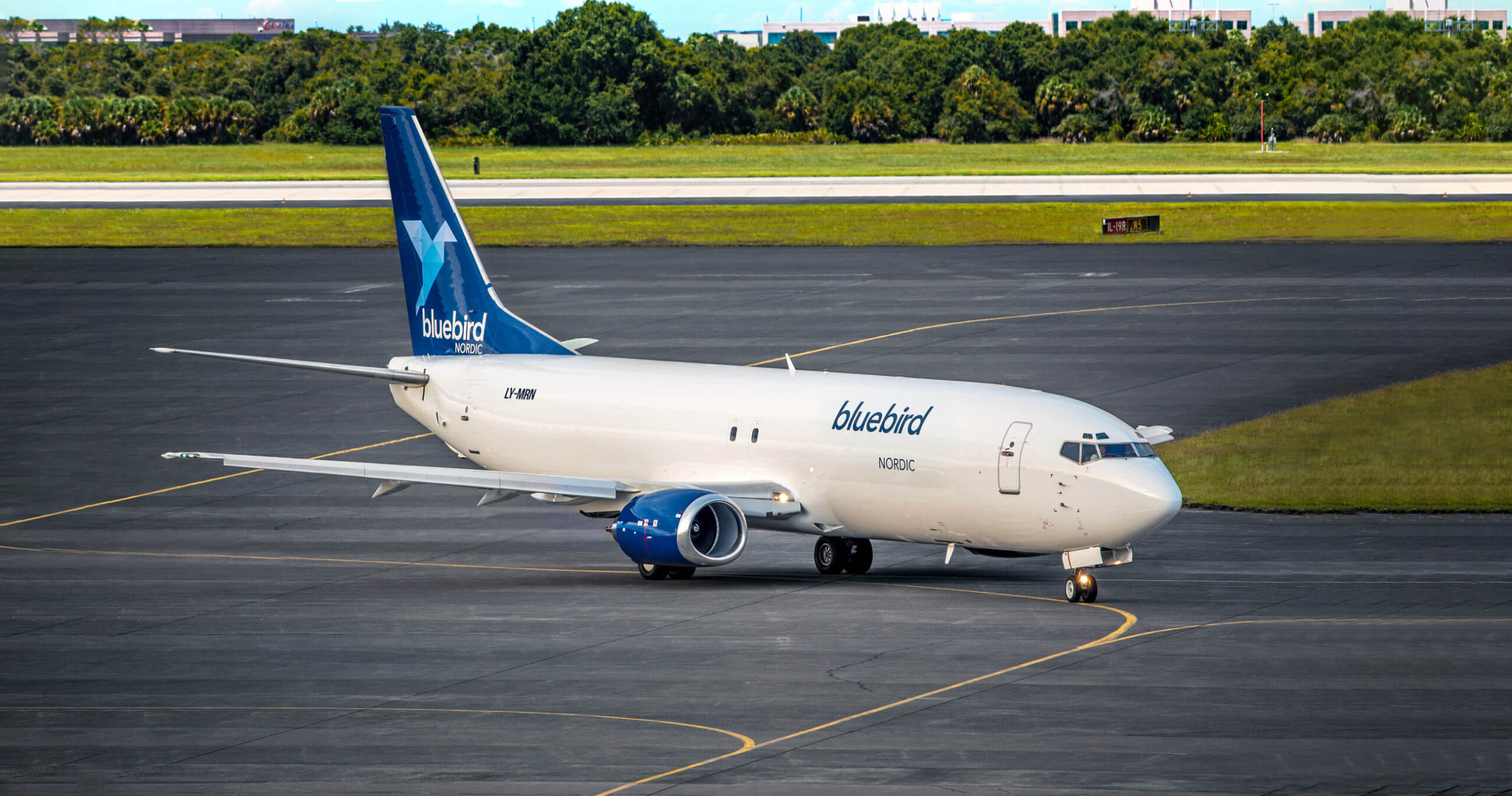 klasjet_bluebird_cargo_aircraft_merlin_the_falcon__lymrn.jpg