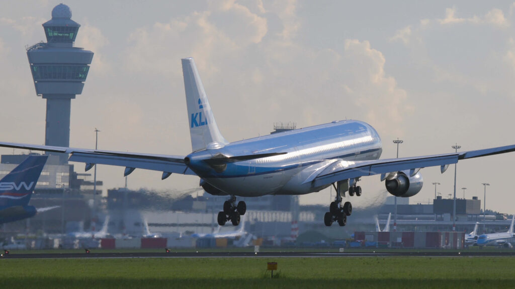 klm airlines airbus a330 landing at schiphol airport in amsterdamjpg klm_airlines_airbus_a330_landing_at_schiphol_airport_in_amsterdam.jpg
