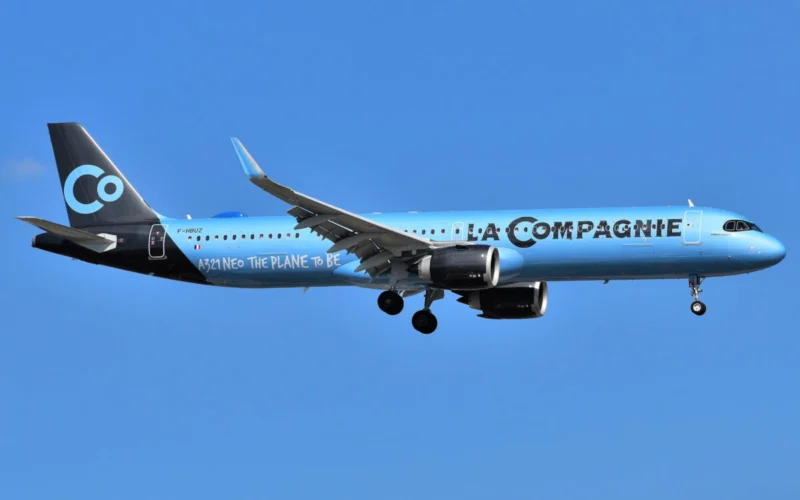 la_compagnie_airbus_a321_newark_airport-1.jpg