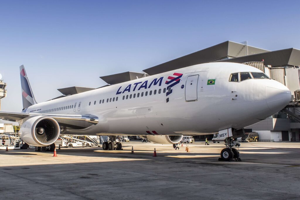 latam_airlines.jpg