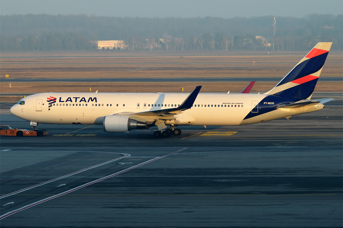 latam_brasil_pt-mod_boeing_767-316_er_39427142214.jpg