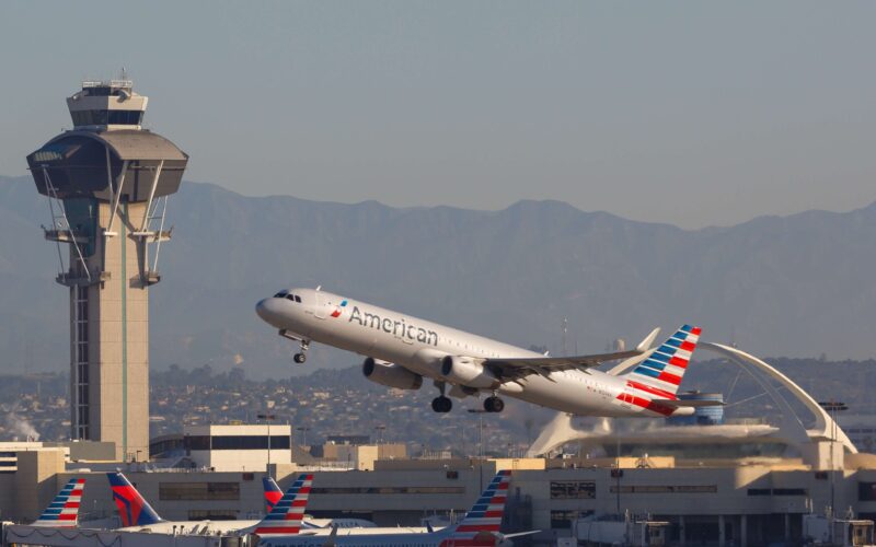 los_angeles_airport_lax_american_airlines_airbus_a321.jpg