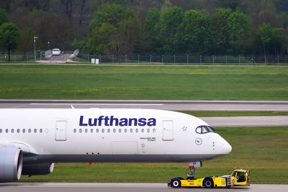 lufthansa_airbus_a350_towed_at_frankfurt_airport_fra.jpg