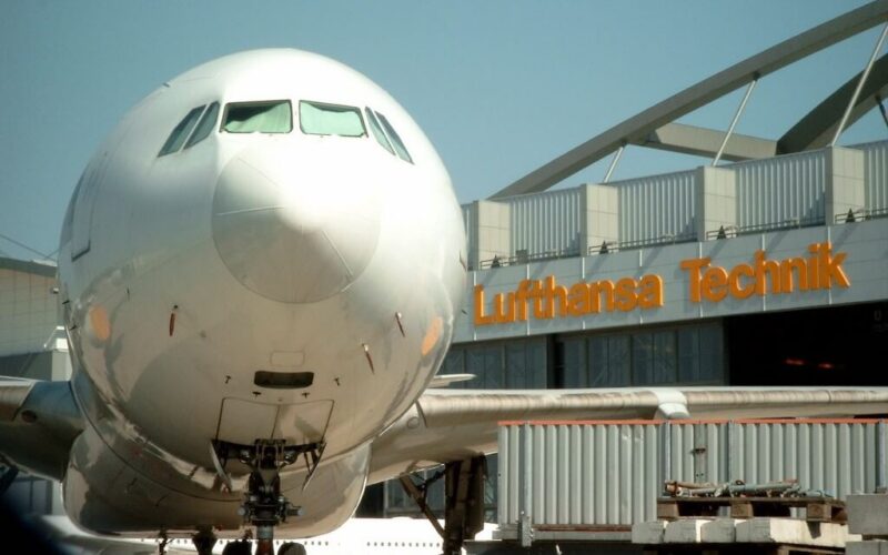 lufthansa_technik_hamburg_-_airbus_a340.jpg