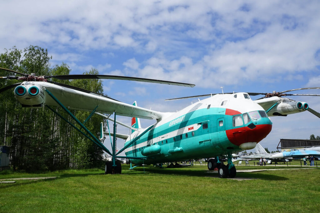 mil_v-12_on_display_at_russian_aircraft_museum.jpg