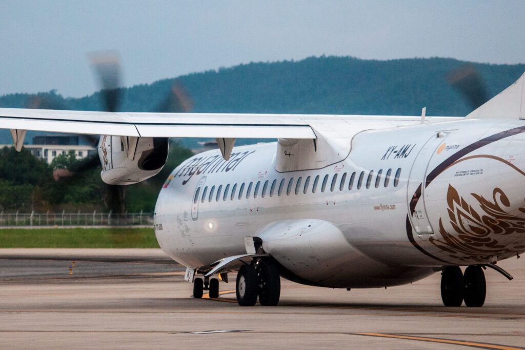 myanmar national airlines atr 72jpg myanmar_national_airlines_atr-72.jpg