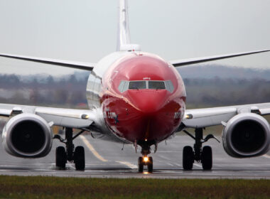 norwegian_air_shuttle_boeing_737-800_at_prague_international_airport_prg.jpg