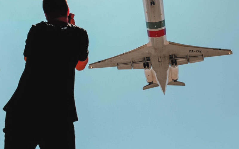 oportospotter_or_diogo_monteiro_taking_a_picture_at_porto_airport.jpg