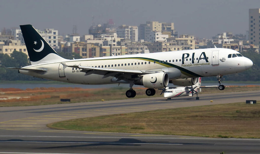 pakistan international airlines a320 ap bld taking off 2jpg pakistan_international_airlines_a320_ap-bld_taking_off-2.jpg