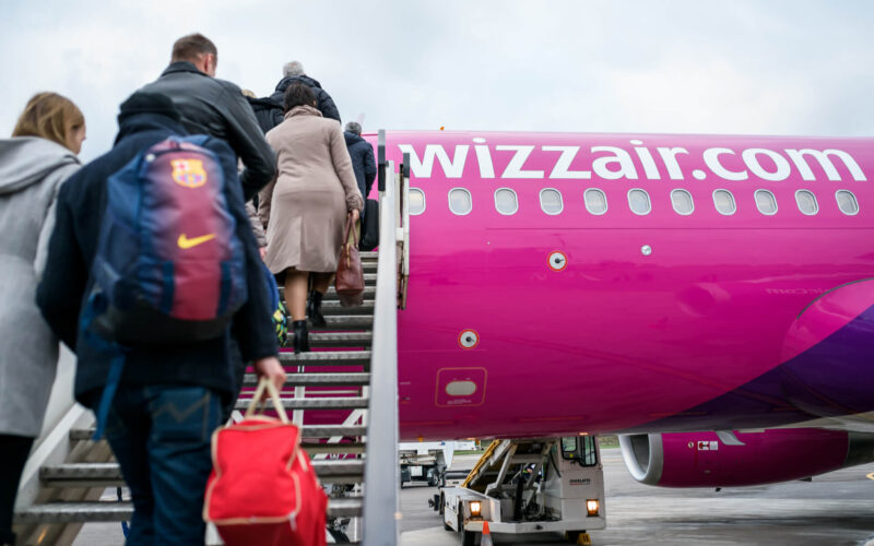 passengers_boarding_a_wizz_air_airbus_a320_at_vilnius_airport_vno.jpg