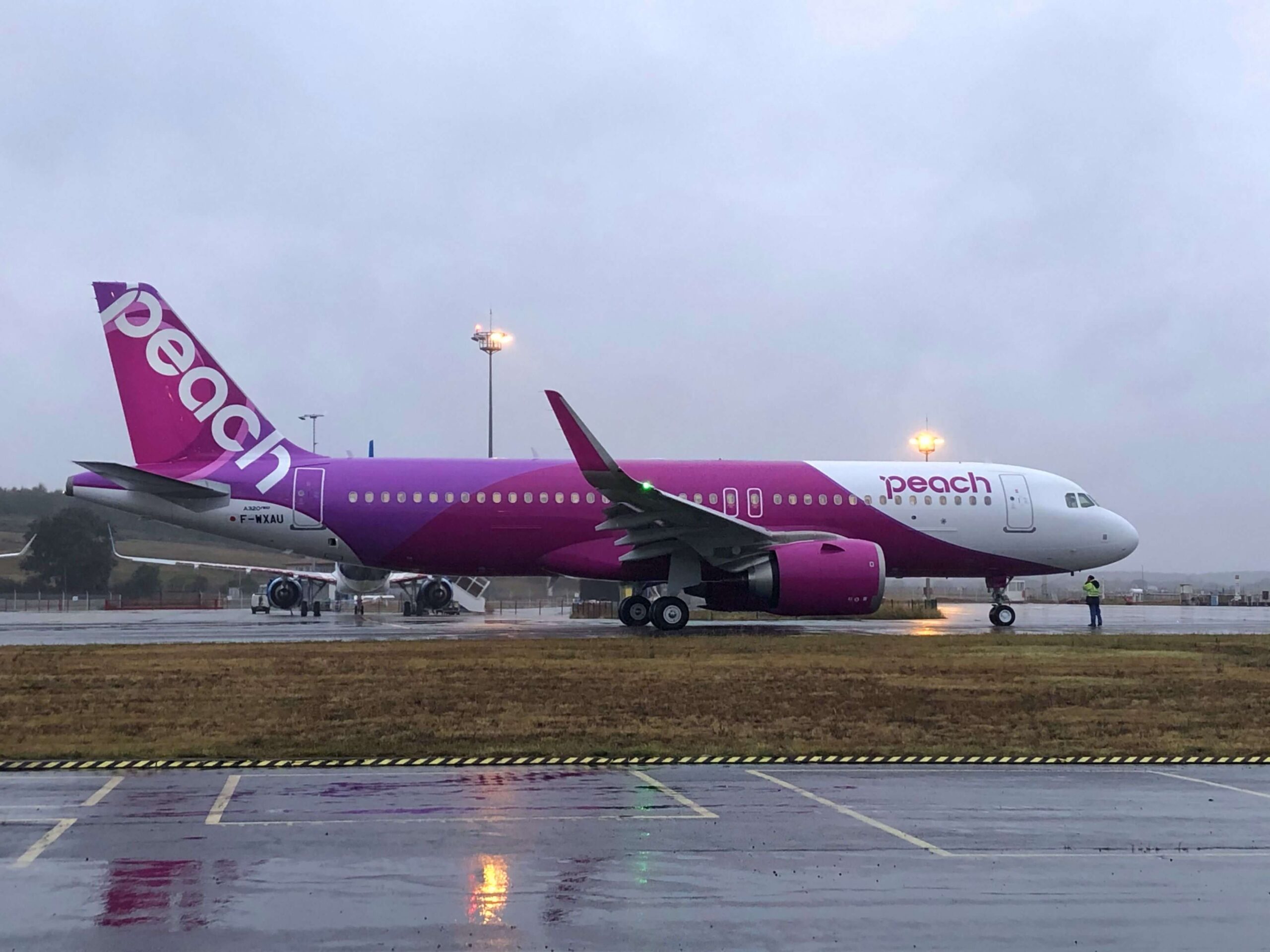 peach_aviation_first_a320neo.jpg
