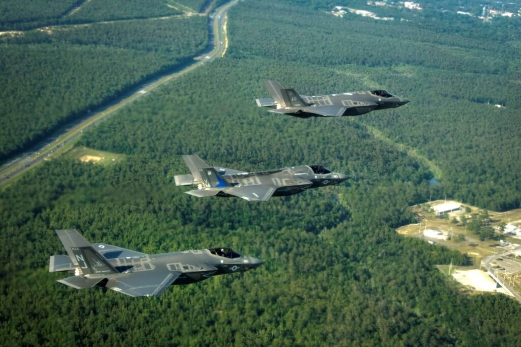pentagon_orders_a_further_375_f-35s_.jpg