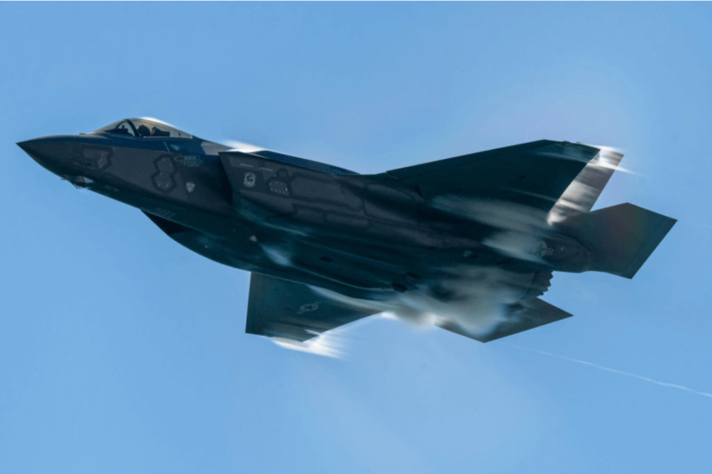 pentagon postpones f35 productionpng pentagon_postpones_f35_production.png