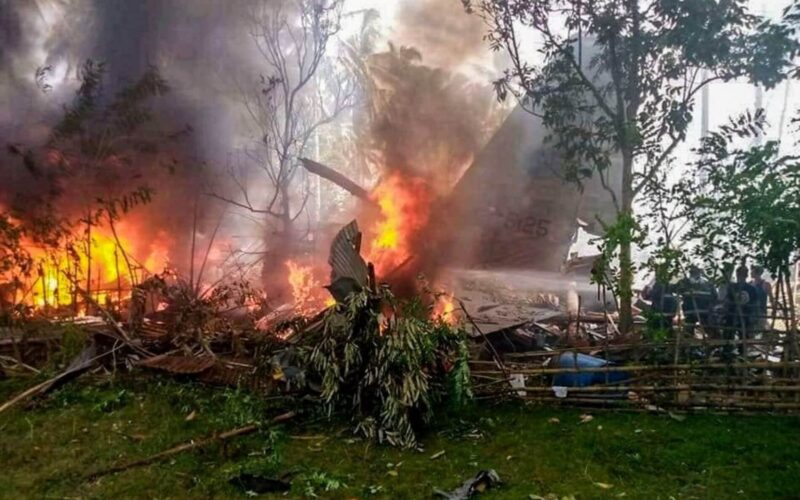 philippines_c-130_crash.jpg