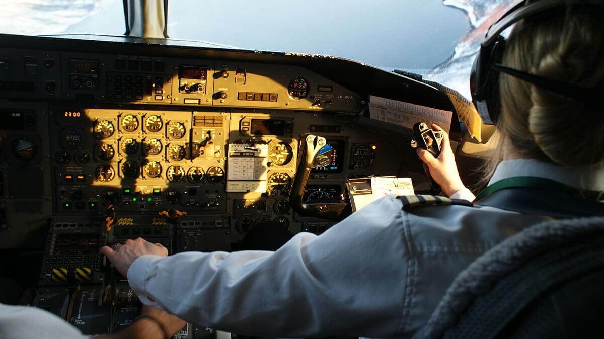 Is Pilot Career A Good Option? Pros and Cons Of A ... - Aerotime