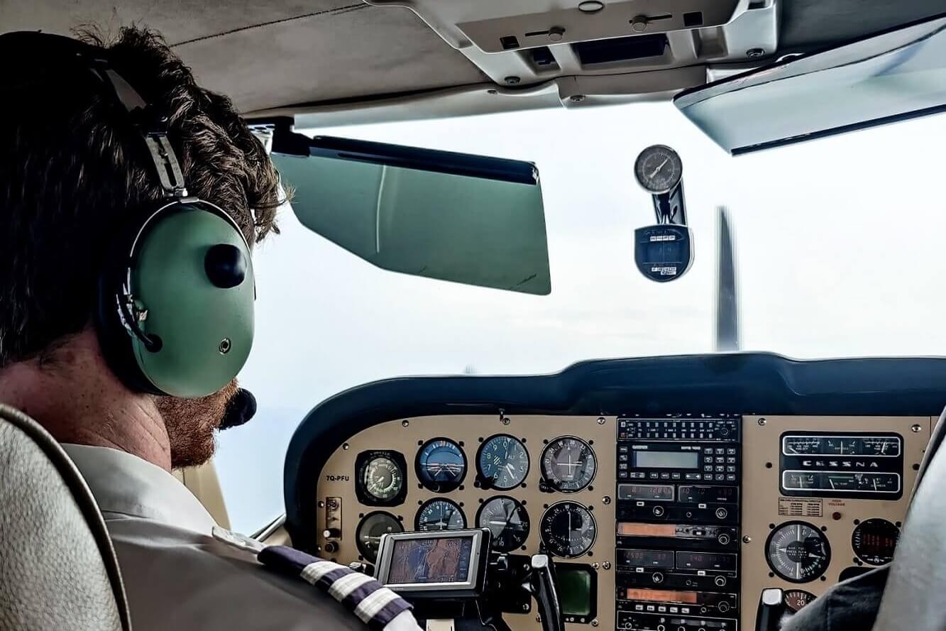 pilot_in_the_cockpit.jpg