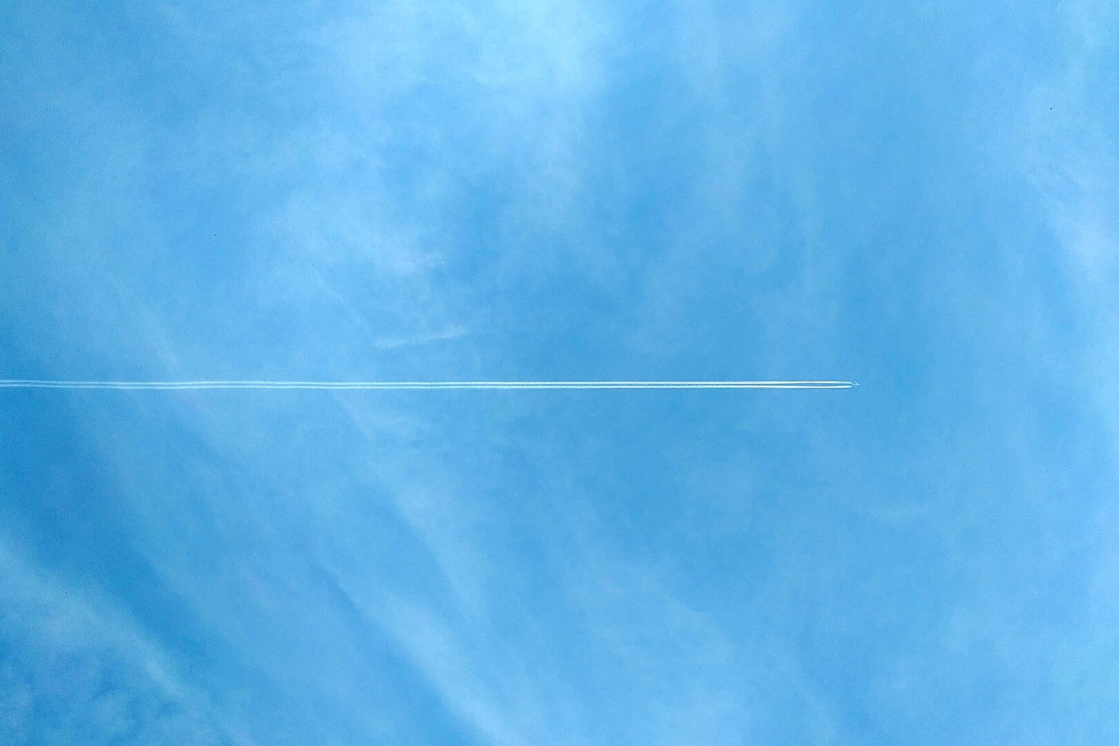 Why planes leave white trails in the air AeroTime