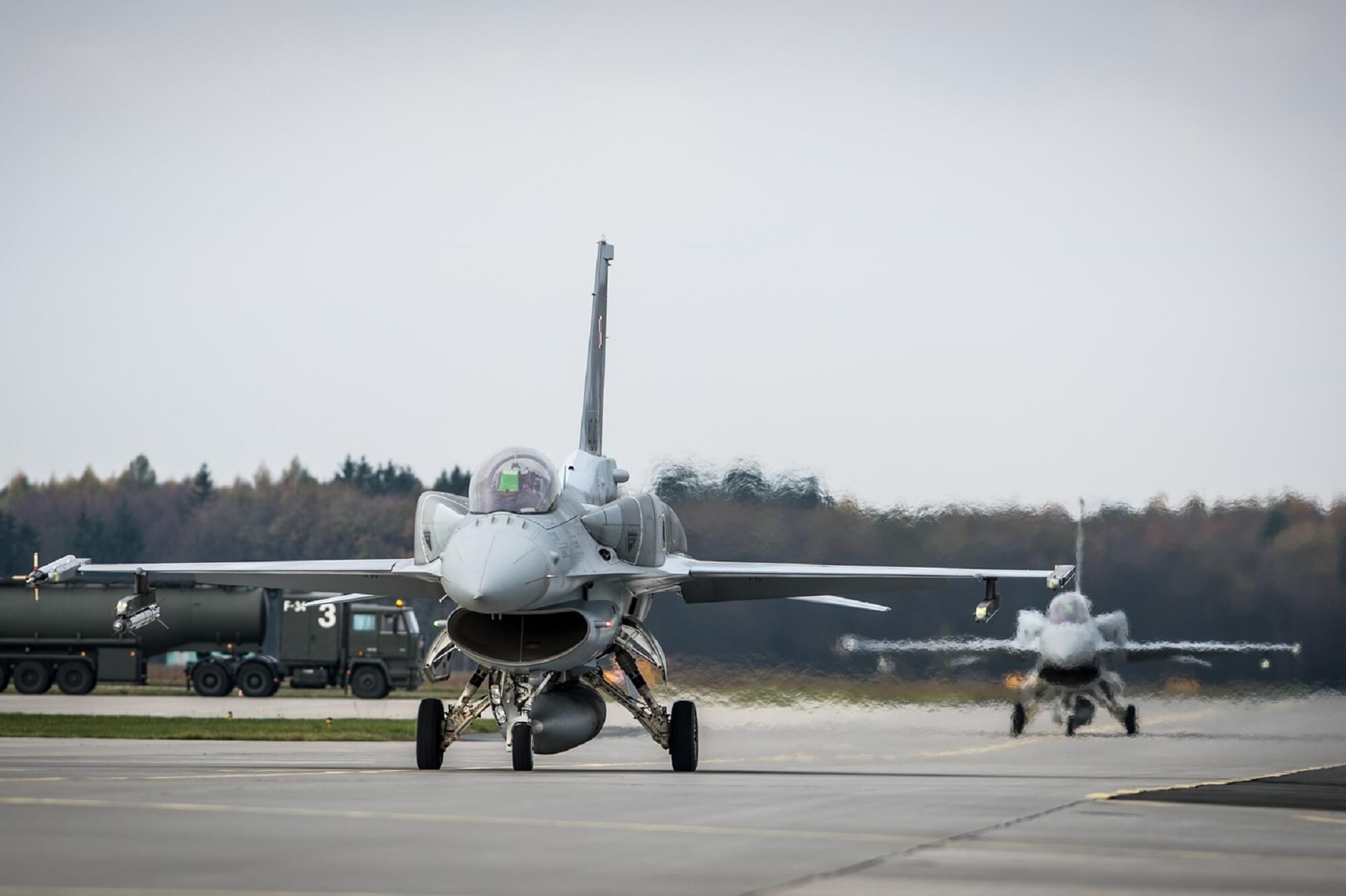 Polish F 16 fighter jets