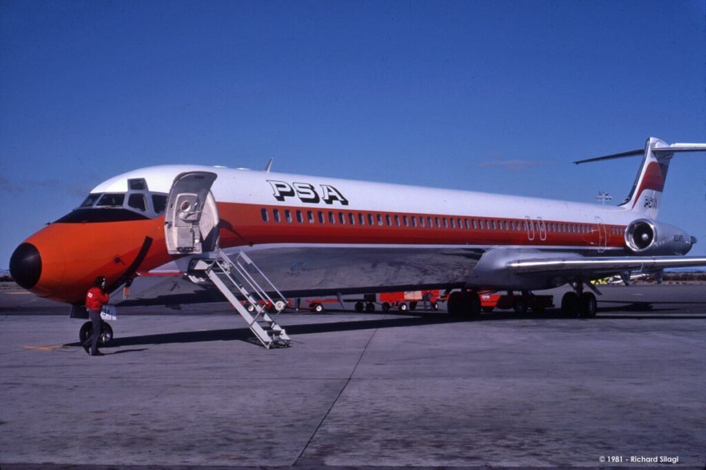 psa_mcdonnell_douglas_md-81.jpg