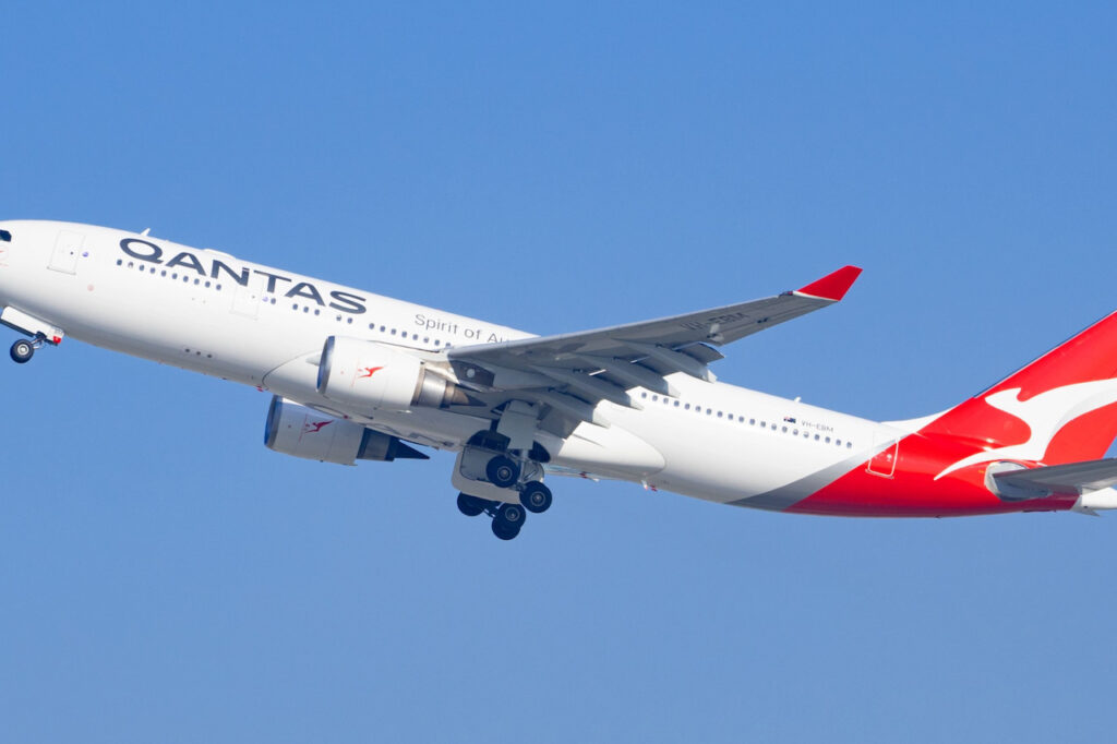 qantas a330