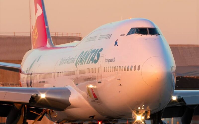 qantas_boeing_747-438er_lining_up_on_the_runway_to_depart_melbourne_airport_at_sunset..jpg