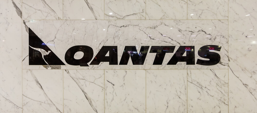 qantas_logo_at_sydney_airport_syd_in_australia.jpg