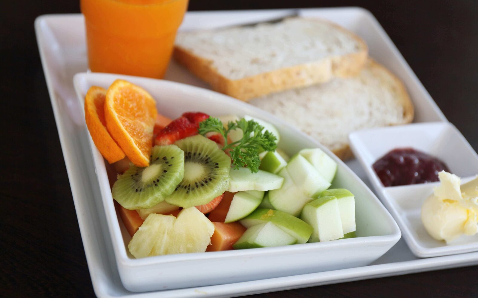 Qantas reinstates vegetarian meals following backlash AeroTime