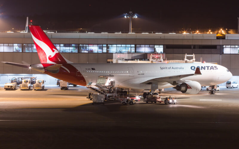 qantass_airbus_a330_in_tokyo_narita_airport.jpg