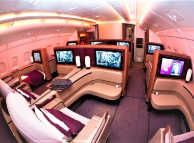 qatar_airways_airbus_a380_first_class_luxury_seats._qatar_airways_oryx_inflight_entertainment_ife._business_class_travelling._airline_first_class_suit.-1.jpg