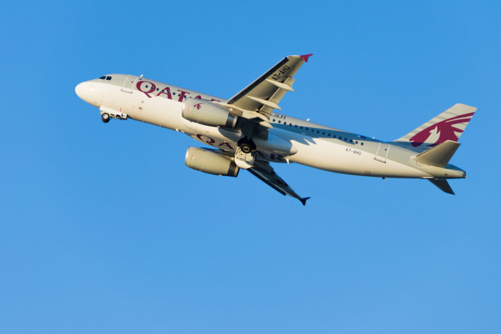 qatar_airways_to_launch_santorini_flights.jpg