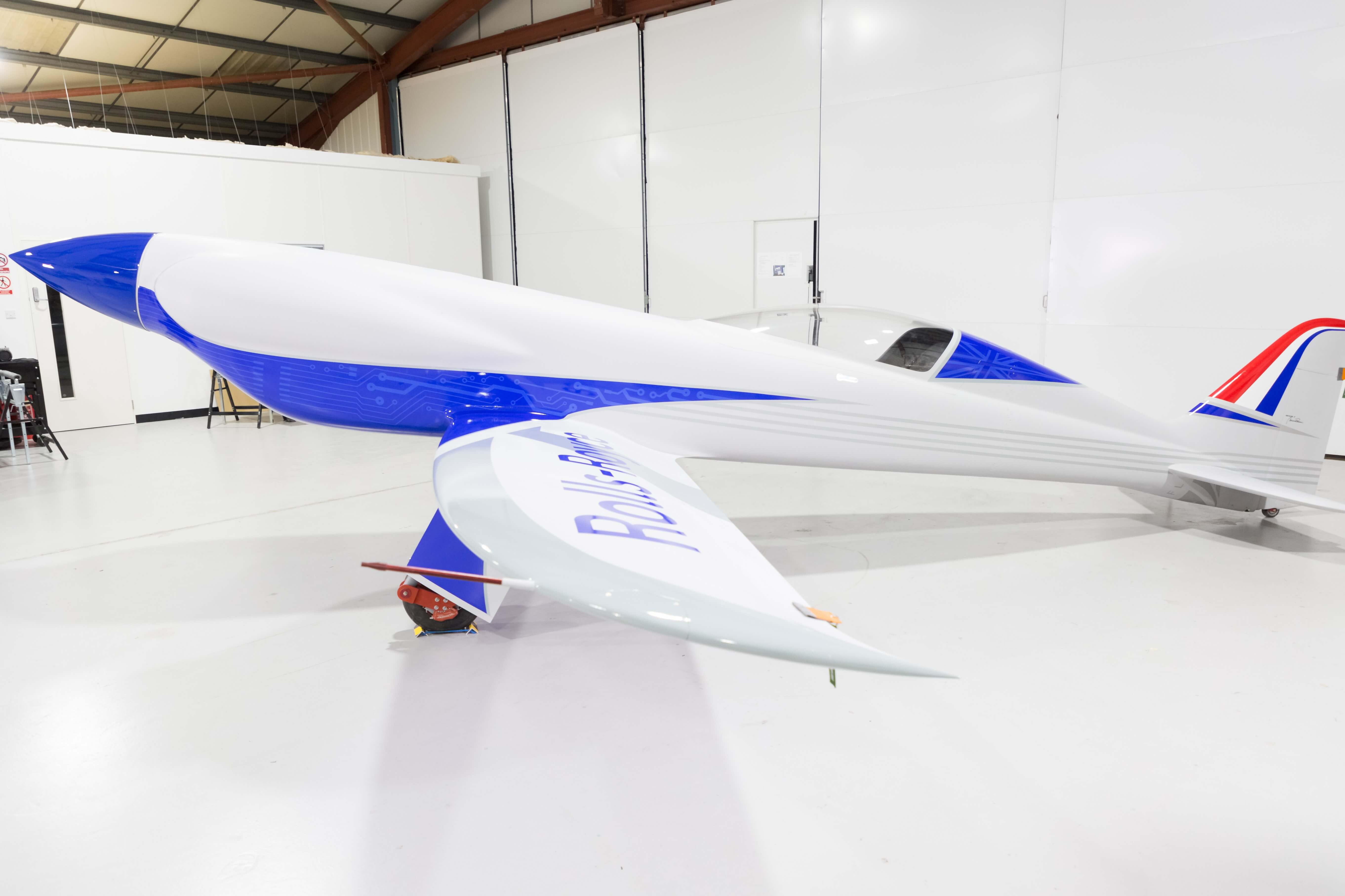  Rolls-Royce new electric aircraft takes off for first flight tes
